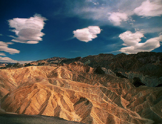 Zabriskie Point - Strange clouds over strange land